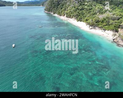 Immortalando lo splendore della costa: Splendide foto di Playa Quesera, la tranquilla bellezza del mare della Costa Rica Foto Stock