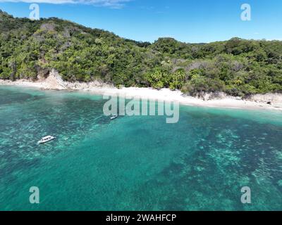 Immortalando lo splendore della costa: Splendide foto di Playa Quesera, la tranquilla bellezza del mare della Costa Rica Foto Stock