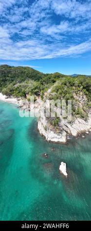 Immortalando lo splendore della costa: Splendide foto di Playa Quesera, la tranquilla bellezza del mare della Costa Rica Foto Stock