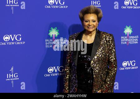 Palm Springs, Stati Uniti. 4 gennaio 2024. Leslie Uggams partecipa agli arrivi dei Palm Springs International Film Festival Film Awards 2024 al Palm Springs Convention Center di Palm Springs, CALIFORNIA, il 4 gennaio 2024. (Foto di Corine Solberg/SipaUSA) credito: SIPA USA/Alamy Live News Foto Stock