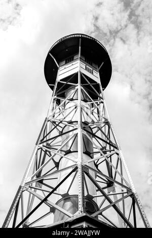 Faro di Wittenbergen sulla Rissener Ufer vicino ad Amburgo. Faro storico sull'Elba. Faro Rissen, luce inferiore. Foto Stock