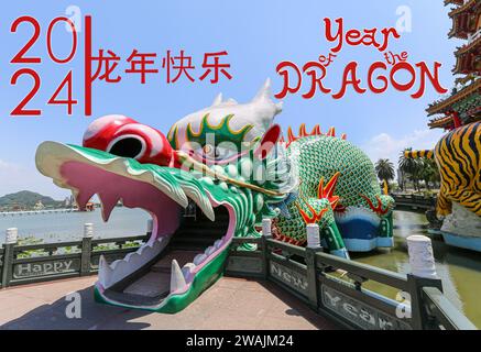 2024 Year of Wood Dragon, Happy Chinese Lunar New Year, calendario lunisolare, Moon's Phases, Spring Festival, Dragon & Tiger Pagodas, Kaohsiung, Taiwan Foto Stock