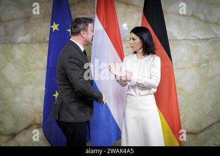 R-L Annalena Baerbock, Bundesaussenministerin, trifft Xavier Bettel, Aussenminister des Grossherzogtums Luxemburg, zum gemeinsamen Gespraech im Auswaertigen AMT a Berlino, 05.01.2024. Berlin Deutschland *** R L Annalena Baerbock, Ministro federale degli Esteri, incontra Xavier Bettel, Ministro degli Esteri del Granducato di Lussemburgo, per colloqui congiunti presso il Ministero federale degli Esteri di Berlino, 05 01 2024 Berlino Germania Copyright: XJaninexSchmitzx Foto Stock