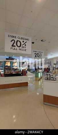 Maidstone Regno Unito 5 gennaio 2024 chiusura dei grandi magazzini Maidstone House of Fraser, Regno Unito, con il 20% di sconto sulla chiusura del negozio Refurb che tornerà a ottobre 2024 Foto Stock