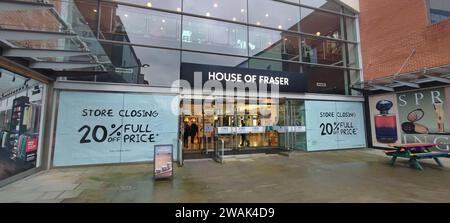 Maidstone Regno Unito 5 gennaio 2024 chiusura dei grandi magazzini Maidstone House of Fraser, Regno Unito, con il 20% di sconto sulla chiusura del negozio Refurb che tornerà a ottobre 2024 Foto Stock