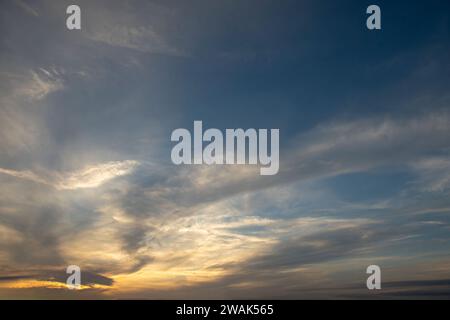 Cieli nel tardo pomeriggio in inverno sulla Florida meridionale, Stati Uniti Foto Stock