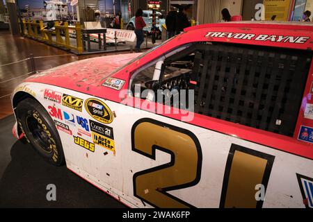 Ford Fusion NASCAR Cup, guidata da Trevor Bayne nel 2011 per la vittoria della Daytona 500, esposta all'Henry Ford Museum of American Innovation Foto Stock