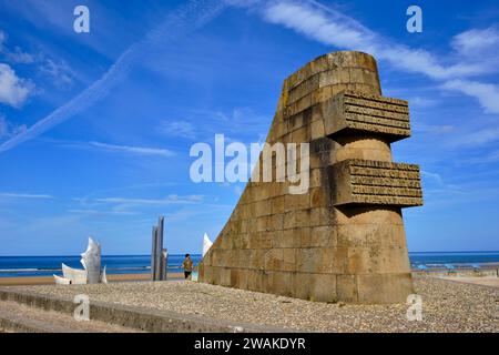 Francia, Calvados (14), Saint-Laurent-sur-Mer, ai margini della spiaggia di Omaha, monumento commemorativo agli sbarchi alleati Foto Stock