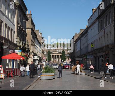 DUNDEE, Regno Unito - 12 SETTEMBRE 2023: People in Reform Street Foto Stock