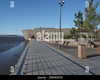 DUNDEE, Regno Unito - 12 SETTEMBRE 2023: Victoria and Albert Museum Foto Stock