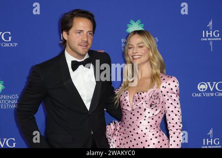 Margot Robbie e Tom Ackerley partecipano al 35 ° annuale Palm Springs International Film Awards al Palm Springs Convention Center il 4 gennaio 2024 a Palm Springs, California. Foto: Crash/imageSPACE credito: Imagespace/Alamy Live News Foto Stock