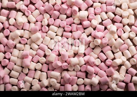 dolce dolce fotografico, un sacco di marshmallow bianco e rosa, spuntino dall'alto, gruppo, malsano, casuale, cibo e bevande, sottofondo di marshmallow, marshmallow Foto Stock