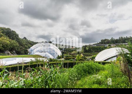 Eden Project, Cornovaglia, Inghilterra – 14 agosto 2023: Attrazione turistica e centro educativo situato in una fossa di argilla cinese bonificata, a 5 km Foto Stock