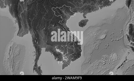Vietnam delineato su una mappa di elevazione in scala di grigi con laghi e fiumi Foto Stock