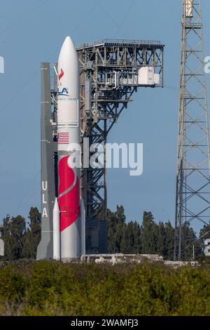 Cape Canaveral, USA. 5 gennaio 2024. Il 5 gennaio a metà mattinata ULA lancia il nuovo razzo Vulcan con motori Blue Origin su SLC-41 per un tentativo di lancio del lunedì mattina alle 2:18 dell'8 gennaio 2023 Cape Canaveral Florida USA Contea di Brevard (foto di Scott Schilke/Sipa USA) credito: SIPA USA/Alamy Live News Foto Stock