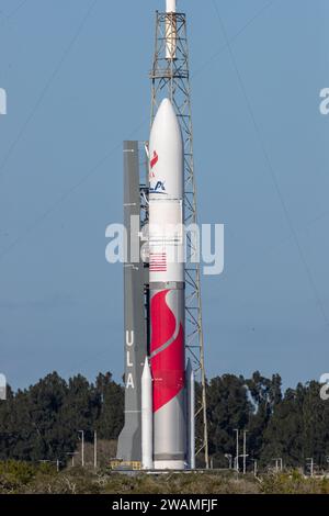 Cape Canaveral, USA. 5 gennaio 2024. Il 5 gennaio a metà mattinata ULA lancia il nuovo razzo Vulcan con motori Blue Origin su SLC-41 per un tentativo di lancio del lunedì mattina alle 2:18 dell'8 gennaio 2023 Cape Canaveral Florida USA Contea di Brevard (foto di Scott Schilke/Sipa USA) credito: SIPA USA/Alamy Live News Foto Stock