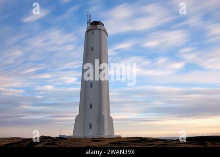 Faro di Malarrif nella penisola di Snaefellsnes, nell'Islanda occidentale; Foto Stock
