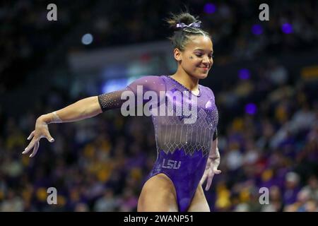 5 gennaio 2024: Haleigh Bryant della LSU gareggia sulla trave di bilanciamento durante l'azione NCAA Gymnastics tra Ohio St. Buckeyes e LSU Tigers al Pete Maravich Assembly Center di Baton Rouge, LOUISIANA. Jonathan Mailhes/CSM (immagine di credito: © Jonathan Mailhes/Cal Sport Media) Foto Stock