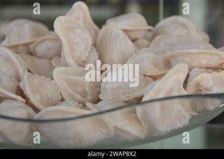 Ovos moles de Aveiro (letteralmente "uova morbide di Aveiro"), una prelibatezza pasticcera locale fatta di tuorli d'uovo e zucchero Foto Stock