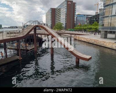 Parte del Kalvebod Bølge un'estensione del lungomare di Kalvebod Brygge a Copenaghen, Danimarca. Foto Stock