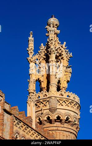 Il gotico, romanico e bizantino Castillo Monumento Colomares, un monumento a Benelmadena, provincia di Malaga, Spagna. Foto Stock