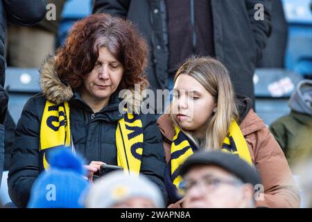 6 gennaio 2024; Coventry Building Society Arena, Coventry, Inghilterra; fa Cup Third Round Football, Coventry City contro Oxford United; i tifosi di Oxford aspettano il calcio d'inizio Foto Stock