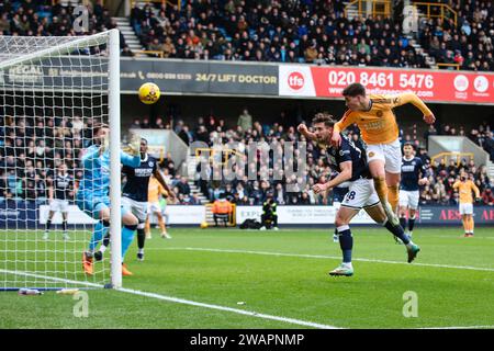 LONDON, UK - 6 gennaio 2024: Cesare Casadei di Leicester City segna il gol di apertura durante il terzo turno di fa Cup tra Millwall FC e Leicester City FC al Den (Credit: Craig Mercer/ Alamy Live News) Foto Stock