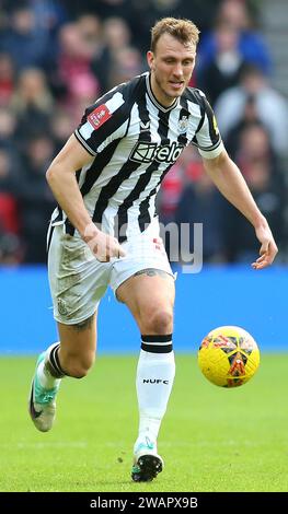 Sunderland sabato 6 gennaio 2024. Dan Burn del Newcastle United durante la partita di fa Cup del terzo turno tra Sunderland e Newcastle United allo Stadium of Light, Sunderland, sabato 6 gennaio 2024. (Foto: Michael driver | mi News) crediti: MI News & Sport /Alamy Live News Foto Stock