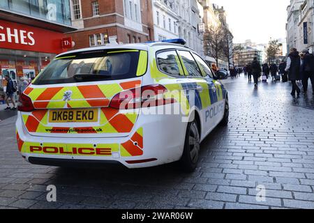 Auto di pattuglia della polizia di merseyside nella zona pedonale di Church Street Liverpool City Center, merseyside, inghilterra, regno unito Foto Stock