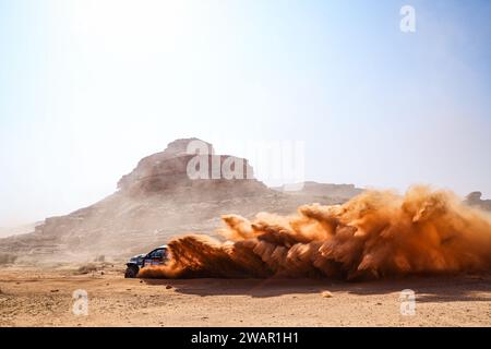 205 YACOPINI Juan Cruz (arg), OLIVERAS CARRERAS Daniel (spa), Overdrive Racing, Toyota Hilux, FIA Ultimate, FIA W2RC, azione durante la fase 1 della Dakar 2024 del 6 gennaio 2024 tra al-Ula e al Henakiyah, Arabia Saudita - foto Florent Gooden / DPPI Foto Stock