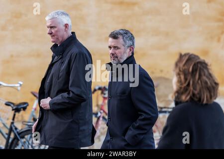 Il principe ereditario Frederik dopo il funerale del produttore, regista e console generale Michael Haslund-Christensen da Kastelskirken a Copenaghen sabato 6 gennaio 2024. Michael Haslund-Christensen è morto 58 anni. Il 14 gennaio 2024, la regina Margrethe II abdica come regina di Danimarca e lascia il trono al principe ereditario Frederik, che sarà proclamato re Frederik X lo stesso giorno. (Foto: Ólafur Steinar Rye Gestsson/Ritzau Scanpix) Foto Stock