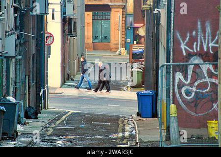 Glasgow, Scozia, Regno Unito. 6 gennaio 2024. Tempo nel Regno Unito: La notte gelida con cielo limpido ha visto una giornata fredda per gli abitanti del luogo sabato facendo shopping nel centro della città. Credit Gerard Ferry/Alamy Live News Foto Stock