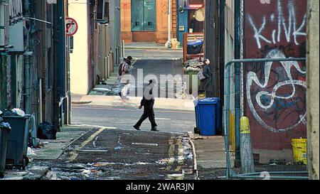 Glasgow, Scozia, Regno Unito. 6 gennaio 2024. Tempo nel Regno Unito: La notte gelida con cielo limpido ha visto una giornata fredda per gli abitanti del luogo sabato facendo shopping nel centro della città. Credit Gerard Ferry/Alamy Live News Foto Stock