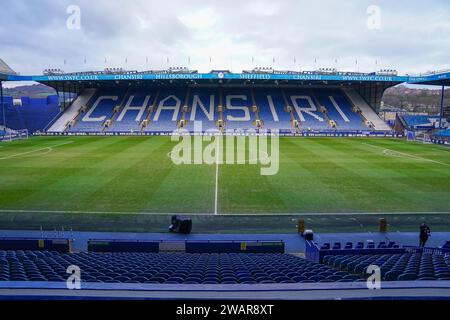 Sheffield, Regno Unito. 6 gennaio 2024. Vista generale all'interno dello stadio nord, durante la partita Sheffield Wednesday FC contro Cardiff City FC Emirates fa Cup 3° turno all'Hillsborough Stadium, Sheffield, Inghilterra, Regno Unito il 6 gennaio 2024 credito: Every Second Media/Alamy Live News Foto Stock