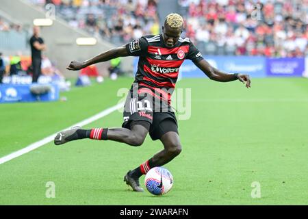 Parramatta, Australia. 6 gennaio 2024. Valentino Kuach Yuel del Western Sydney Wanderers FC visto in azione durante l'11° round stagionale A-League 2023-24 tra Western Sydney Wanderers FC e Central Coast Mariners al CommBank Stadium. Punteggio finale; Central Coast Mariners 1: 0 Western Sydney Wanderers. Credito: SOPA Images Limited/Alamy Live News Foto Stock