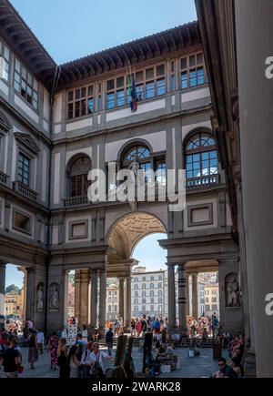 FIRENZE, ITALIA - 21 SETTEMBRE 2023 - il famoso museo degli Uffizi nel centro di Firenze Foto Stock