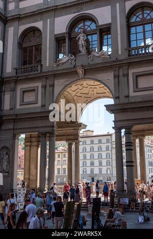 FIRENZE, ITALIA - 21 SETTEMBRE 2023 - il famoso museo degli Uffizi nel centro di Firenze Foto Stock