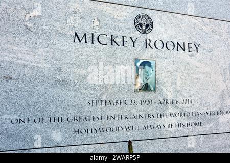 Los Angeles, California: Tomba di MICKEY ROONEY all'Hollywood Forever Cemetery, situato al 6000 di Santa Monica Blvd Foto Stock