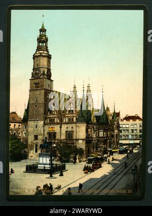 Europa, Polen, Woiwodschaft Niederschlesien, Breslavia, bis 1945 Deutschland, Schlesien, Niederschlesien , Breslau, das Rathaus, im Vordegrund das Denkmal König Friedrich Wilhelm III , Fotografie, wahrscheinlich um 1900, Verlag N. & R. , Breslavia , Rechte werden nicht vertreten . / Europa, Polonia, voivodato della bassa Slesia, Breslavia, fino al 1945 Germania, bassa Slesia, Breslavia, il municipio, la fotografia, la casa editrice N. & R. , Breslau , um 1900 , non ci sono diritti . Foto Stock