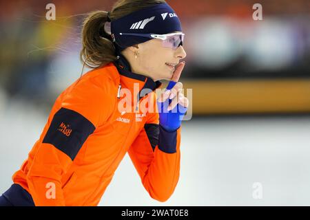 Heerenveen, Paesi Bassi. 6 gennaio 2024. HEERENVEEN, PAESI BASSI - 6 GENNAIO: Femke Kok gareggia sui 500m femminili durante i campionati europei di pattinaggio di velocità ISU a Thialf il 6 gennaio 2024 a Heerenveen, Paesi Bassi. (Foto di Douwe Bijlsma/Orange Pictures) credito: dpa/Alamy Live News Foto Stock