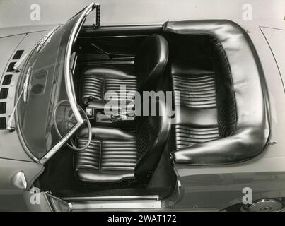 Vista interna della FIAT 124 Sport Spider, Italia anni '1970 Foto Stock