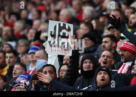 Sunderland, Regno Unito. 6 gennaio 2024. I tifosi del Sunderland durante la partita di fa Cup allo Stadium of Light, Sunderland. Il credito fotografico dovrebbe leggere: Nigel Roddis/Sportimage Credit: Sportimage Ltd/Alamy Live News Foto Stock