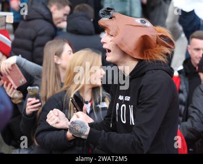 Sunderland, Regno Unito. 6 gennaio 2024. I tifosi del Sunderland durante la partita di fa Cup allo Stadium of Light, Sunderland. Il credito fotografico dovrebbe leggere: Nigel Roddis/Sportimage Credit: Sportimage Ltd/Alamy Live News Foto Stock