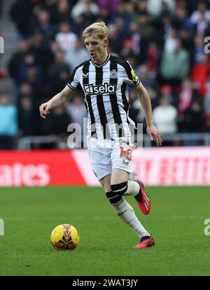 Sunderland, Regno Unito. 6 gennaio 2024. Anthony Gordon del Newcastle United durante la partita di fa Cup allo Stadium of Light, Sunderland. Il credito fotografico dovrebbe leggere: Nigel Roddis/Sportimage Credit: Sportimage Ltd/Alamy Live News Foto Stock