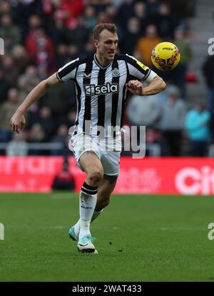 Sunderland, Regno Unito. 6 gennaio 2024. Dan Burn del Newcastle United durante la partita di fa Cup allo Stadium of Light, Sunderland. Il credito fotografico dovrebbe leggere: Nigel Roddis/Sportimage Credit: Sportimage Ltd/Alamy Live News Foto Stock