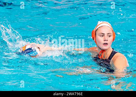 Eindhoven, Paesi Bassi. 6 gennaio 2024. EINDHOVEN, PAESI BASSI - 6 GENNAIO: Brigitte Sleeking dei Paesi Bassi durante la partita dei Campionati europei di pallanuoto femminile 2024 tra Paesi Bassi e Ungheria a Pieter van den Hoogenband Zwemstadion il 6 gennaio 2024 a Eindhoven, Paesi Bassi. (Foto di Joris Verwijst/Agenzia BSR) credito: Agenzia BSR/Alamy Live News Foto Stock