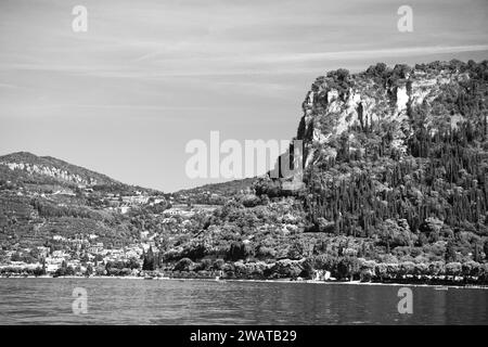 Vista su la Rocca di Garda, Italia Foto Stock