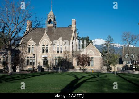 Edifici nel campus del Colorado College, un college privato di materie umanistiche a Colorado Springs, Colorado. Fondata nel 1874. Foto Stock