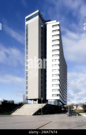 Bonn, Germania 03 gennaio 2024: Costruzione dell'hotel Bonn marriott nell'ex distretto governativo Foto Stock