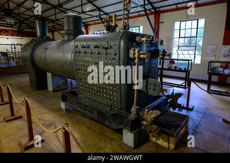 Bois Cheri, Mauritius - 18 ottobre 2023: Caldaia a vapore da una vecchia locomotiva nel Museo della fabbrica di tè Bois Cheri. Foto Stock